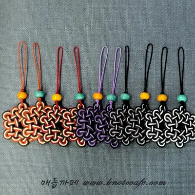 Traditional Korean Knot Accessory Hexagonal Gem Keyring