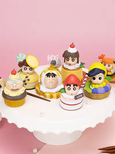 Random Square Crayon Shin-chan Dessert Figure