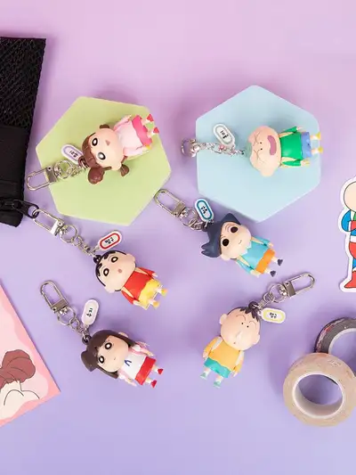 Random Square Crayon Shin-chan Kasuga Kindergarten Backpack Keyring