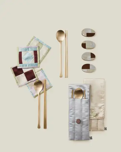 Jogakbo Tag - Jogakbo Hansang Set (Jogakbo Tea Coaster / Mother-of-Pearl Jogakbo Spoon Rest / Brass Spoon Set for 4)