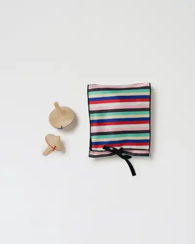 Wooden Top Spinning Toy with Saekdong Pouch