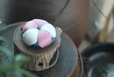 Round Needle Cushion with Base (DIY Package, Flower Bud Needle Cushion)