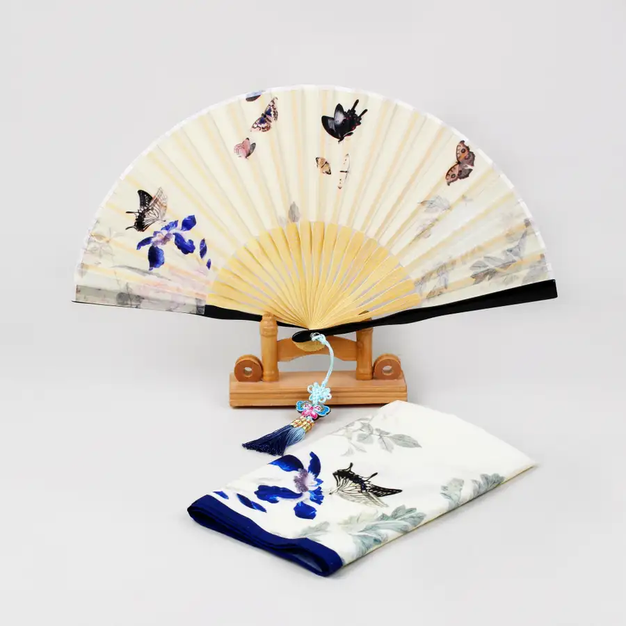 花蝶圖絲綢摺扇手帕套組（藍色） — 1
