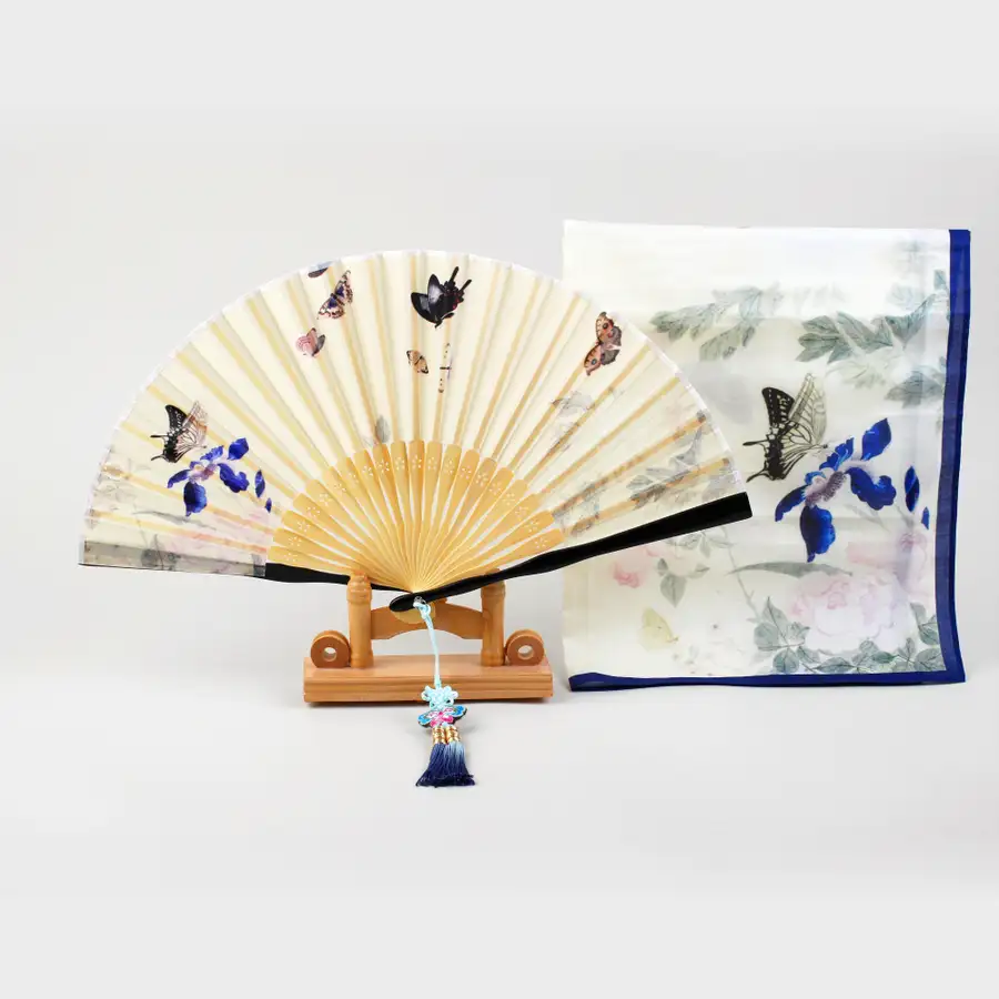 花蝶圖絲綢摺扇手帕套組（藍色） — 2