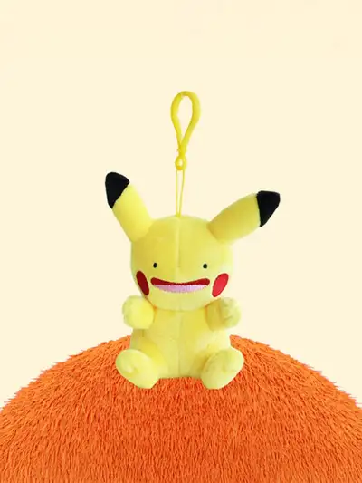 ポケットモンスター ピカチュウに変身したメタモン バッグチャーム（シッティング）