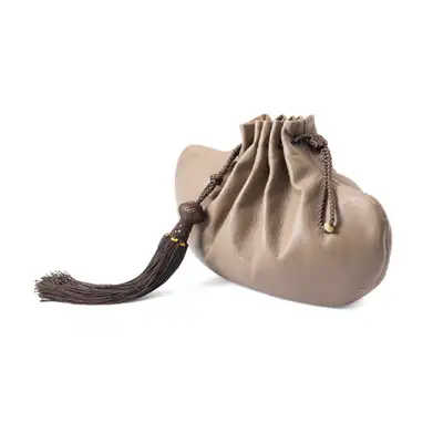Knot Yusu Clutch