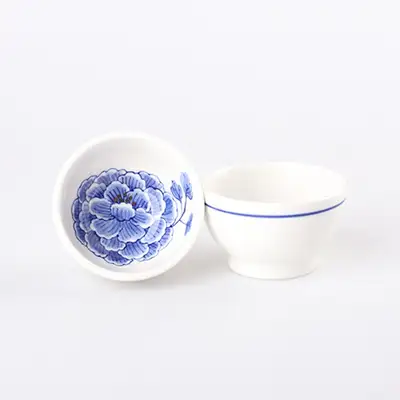 White Porcelain Blue-and-White Peony Patterned Soju Cup Set