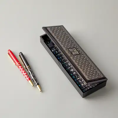 Mother-of-Pearl Flower Lattice Writing Instrument Case