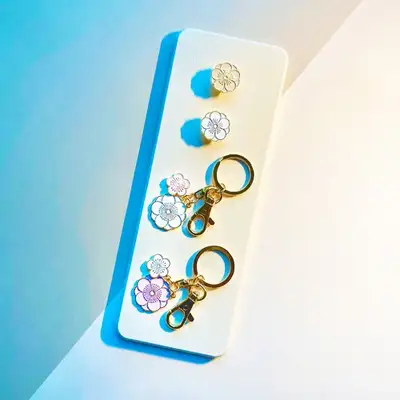 Double Plum Blossom Pear Blossom Pattern Keyring