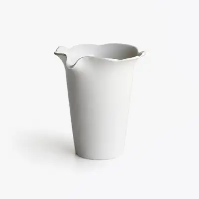 White Porcelain Daffodil Tea Vessel