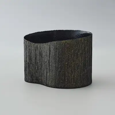 Lacquered Basket Field (Medium)