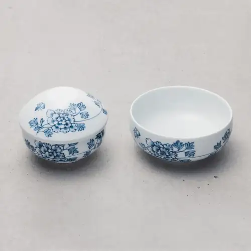 牡丹纹青花白瓷餐具套组(2件)
