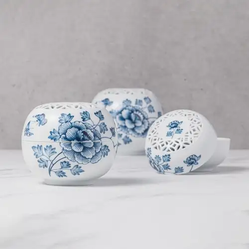 牡丹青花白瓷香盒(大)