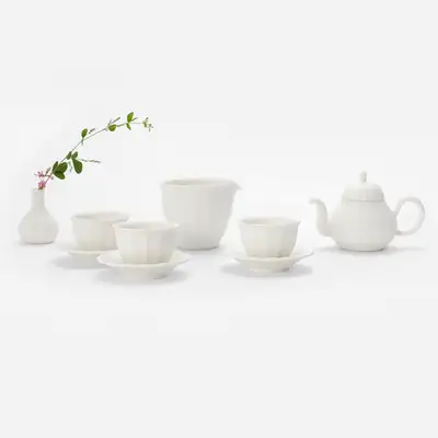 白釉棱角茶具套装