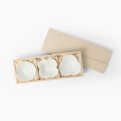 3-Piece Flower-Shaped Sauce Dish Set (Paulownia Wood Packaging)