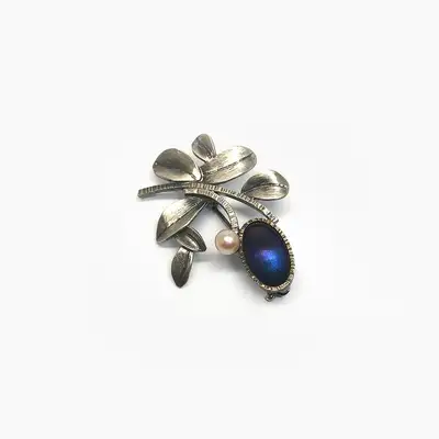 Leaf Tita Brooch 3