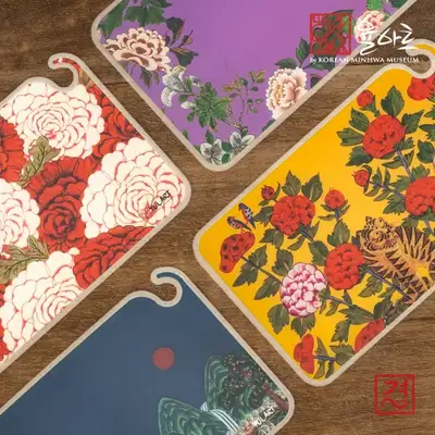 Traditional Korean Minhwa TPU RPU Cutting Board - Beautiful Kitchen Décor Accessory Premium Korean Souvenir Housewarming Gift