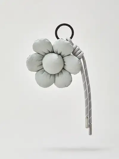 Colle Flower String Keyring Moon Rock Gray