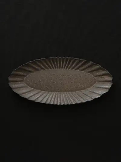 Black Glaze Oval Flower-shaped Dish