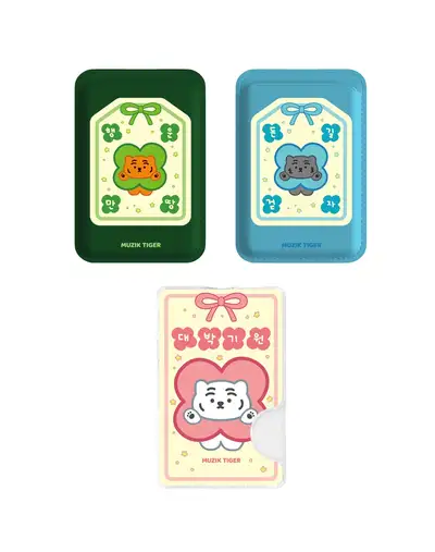 Clover Charm MagSafe Card Wallet 3 Types