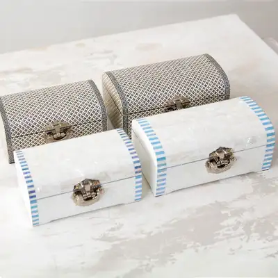 Nacre Two-Tier Jewelry Box with Mother-of-Pearl Inlay - Lucky Pattern & White Pearl Design