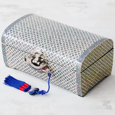 Mother-of-Pearl Jewelry Box with Chilbo Pattern (2-Tier Rolling, 21cm) - Work by Park In-ho