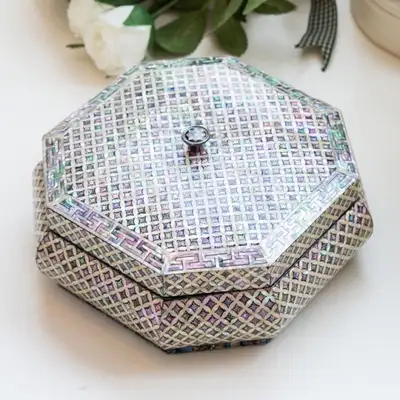 Seven-Treasure Pattern (Diamond) 4-Tier Octagonal Box with Knob - Park In-ho