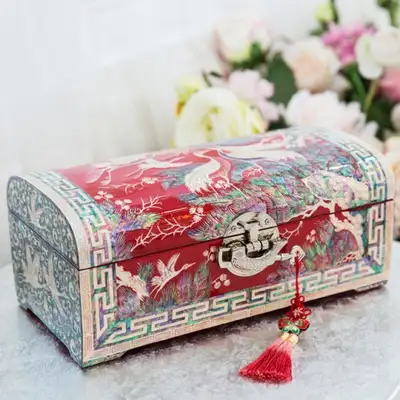 Pine and Crane Round Two-Tier Lacquered Jewelry Box 27cm (Red) - Work by O Myeong-ho