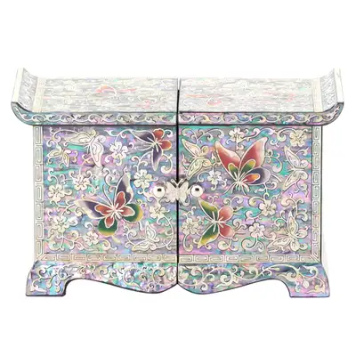 Vine Butterfly Tile Embroidered Drawer Double Compartment Jewelry Box - Work by Oh Myeong-ho