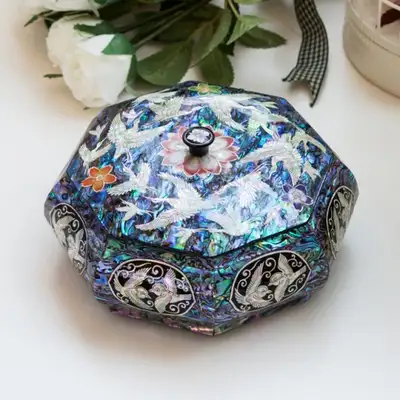 Lotus and Crane Celadon Octagonal Multi-Purpose Container with Knob Finial (Candy Bowl) - Park In-ho Artwork