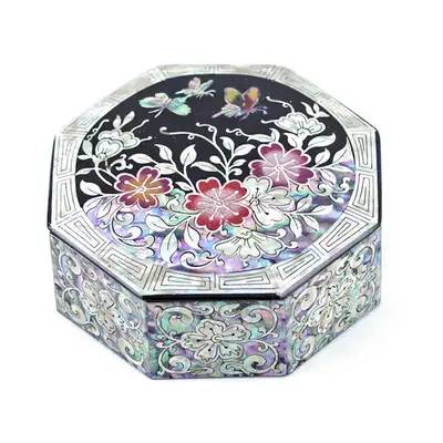 Plum Blossom Small Hexagonal Box (Black, Red)