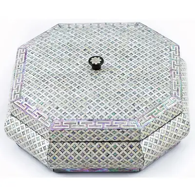 New Chilbo Pattern (Diamond) Four-Section Octagonal Multi-Purpose Box with Finial - Park In-ho
