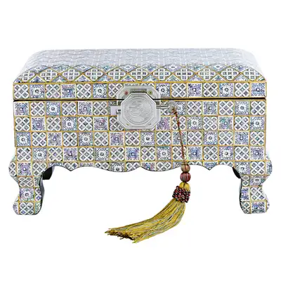 Lucky Traditional Royal Pattern Two-Tier Magpie-Leg Floor Jewelry Box - Park In-ho's Work