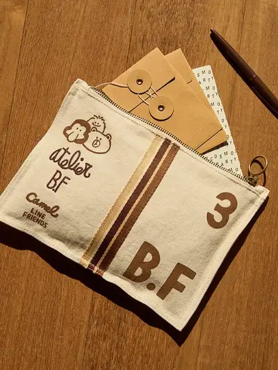 Camel x LINE FRIENDS Pouch