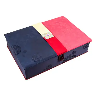 Silk Aegyo Betrothal Gift Box with Floral Embroidery (Navy)