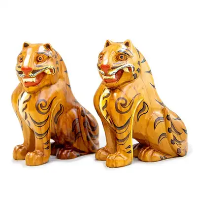 Traditional Woodcraft Tiger Ornament