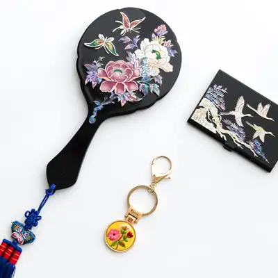 Nacre-Inlaid Mother-of-Pearl Hand Mirror with Cut Handle - Peony (Black, Red)