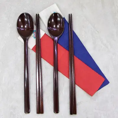 Natural Lacquered Spoon and Chopstick Set