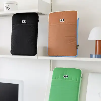 ふわふわアイズ パディング ノートブック ポーチ 13"
