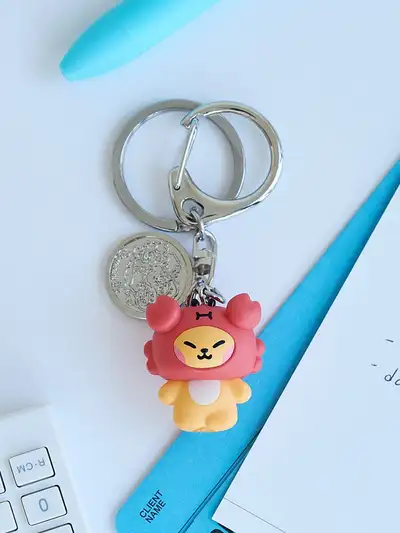 Minini Under The Pool Chichini Figure Keyring