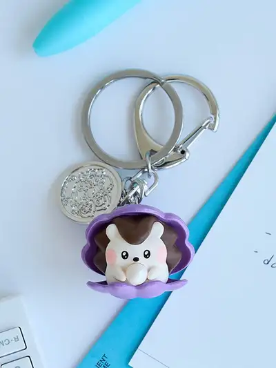 Minini Under the Pool Dochini Figure Keyring