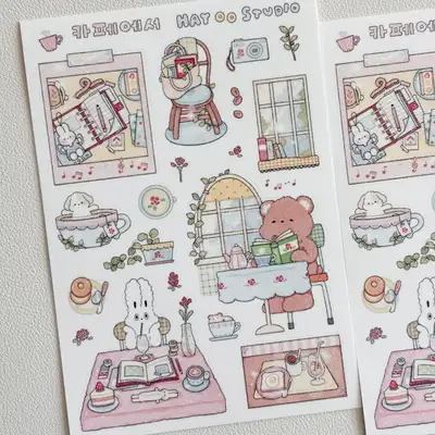 ヘイオオスタジオ カフェでステッカー