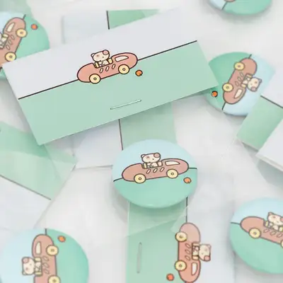 ケーキ円形ピンバッジ - ブルンブルン