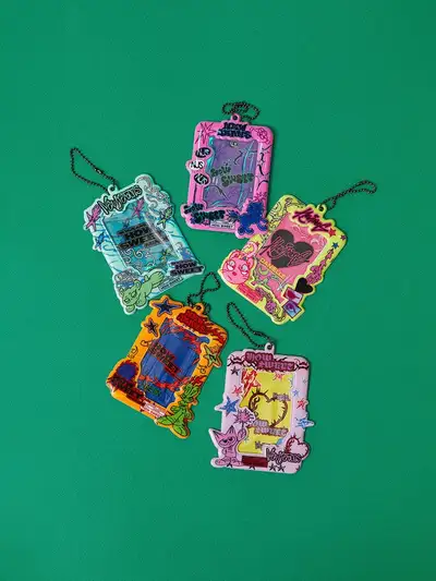 NewJeans How Sweet Photocard Holder Keyring