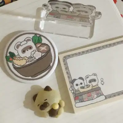 【ヒナクウ】温かいうどんピンバッジ