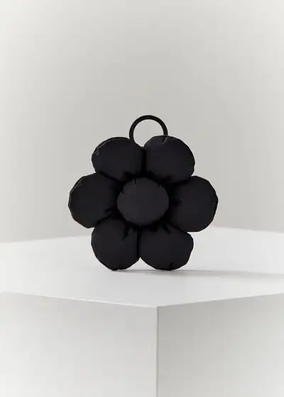 Colle Big Flower Padded Keyring Black
