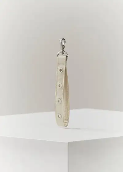 Collet 4-Hole Strap Keyring Cream