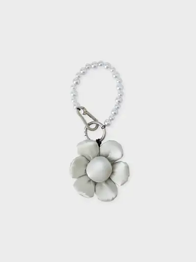 Colle Flower Padding Keyring Pearl Gray