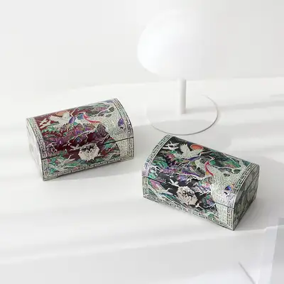 螺鈿漆器 松と鶴 転がり型 貝細工ジュエルボックス 18cm