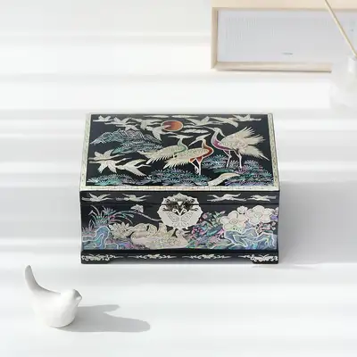 螺鈿漆器色彩月松鶴貝殻ジュエリーボックス ブラック 21センチ